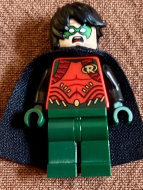 LEGO SUPER HEROES Batman II "Robin - Dark Green Legs" sh0195 Mint Condition.